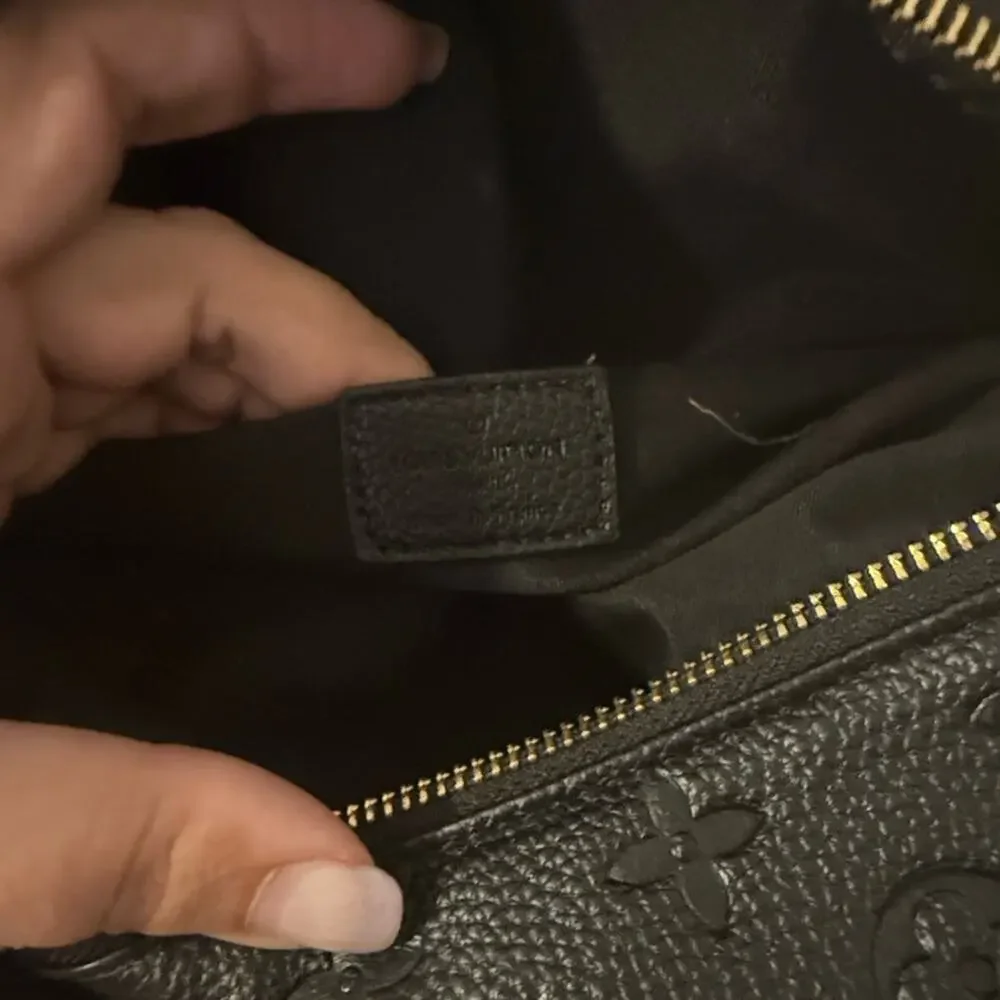 LV black leather monogrammed bum bag with gold embossed hardware - Picture 6 of 6